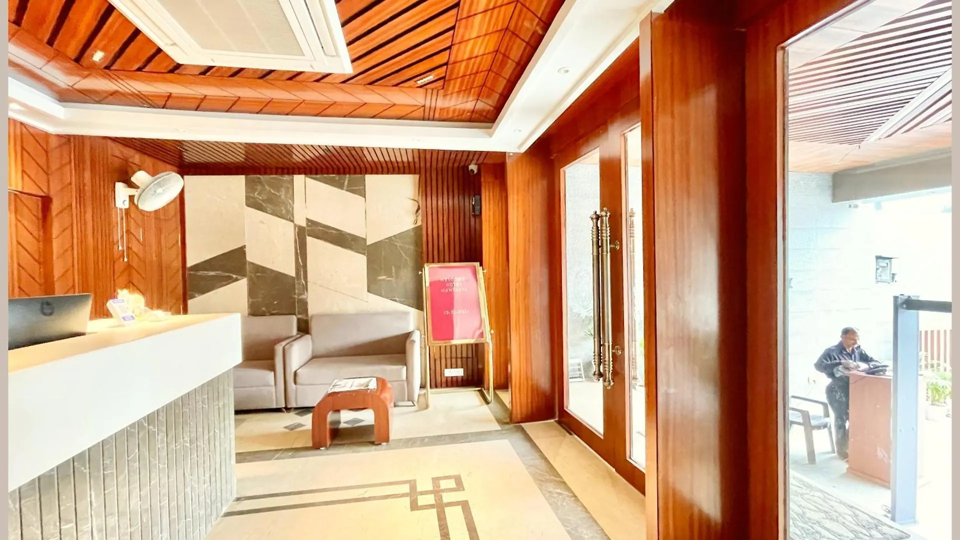 Hotel Mantavya Premium Near Kashi Vishwanath Temple - Lift And Parking Facilities - Air Conditioning Room - Top Rated Four Star Hotel Varanasi