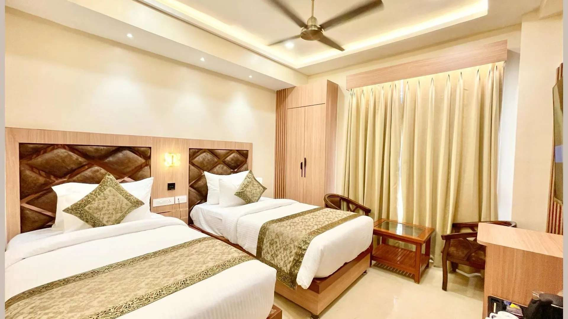 Hotel Mantavya Premium Near Kashi Vishwanath Temple - Lift And Parking Facilities - Air Conditioning Room - Top Rated Four Star Hotel Varanasi